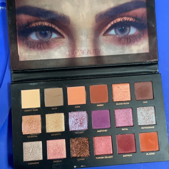 Huda Beauty desert dusk palette - Picture 3 of 4